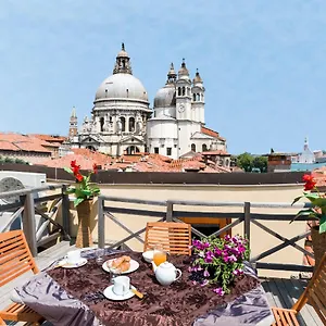 Dorsoduro Charme By Wonderful Italy Apartmán